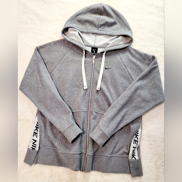 LiKE New ☆ Nike Hoodie - Picture 1 of 11